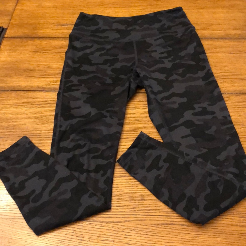 Danskin Size M/M/M leggings Yoga Dance Workout Outdoors pants gray camouflage